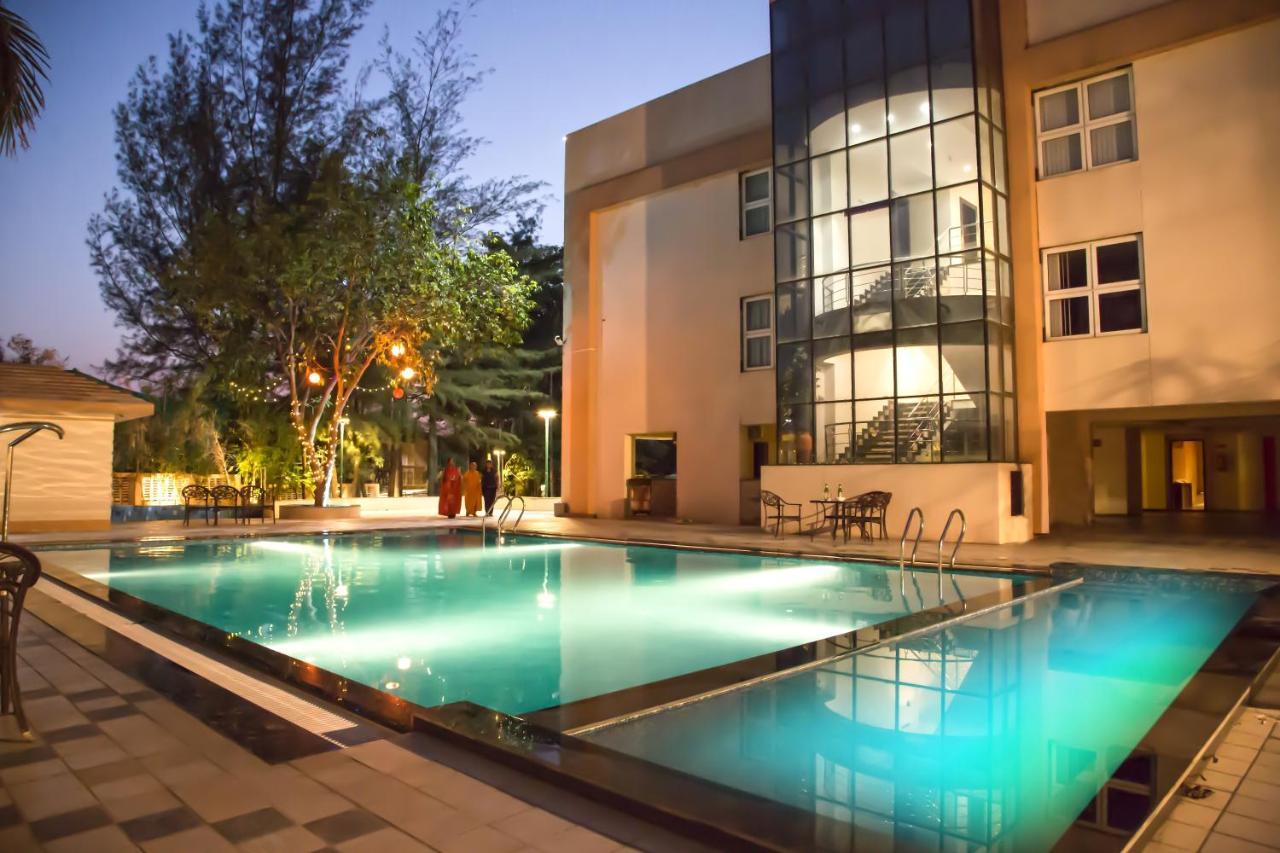 7 Apple Resort Lonavala Ngoại thất bức ảnh