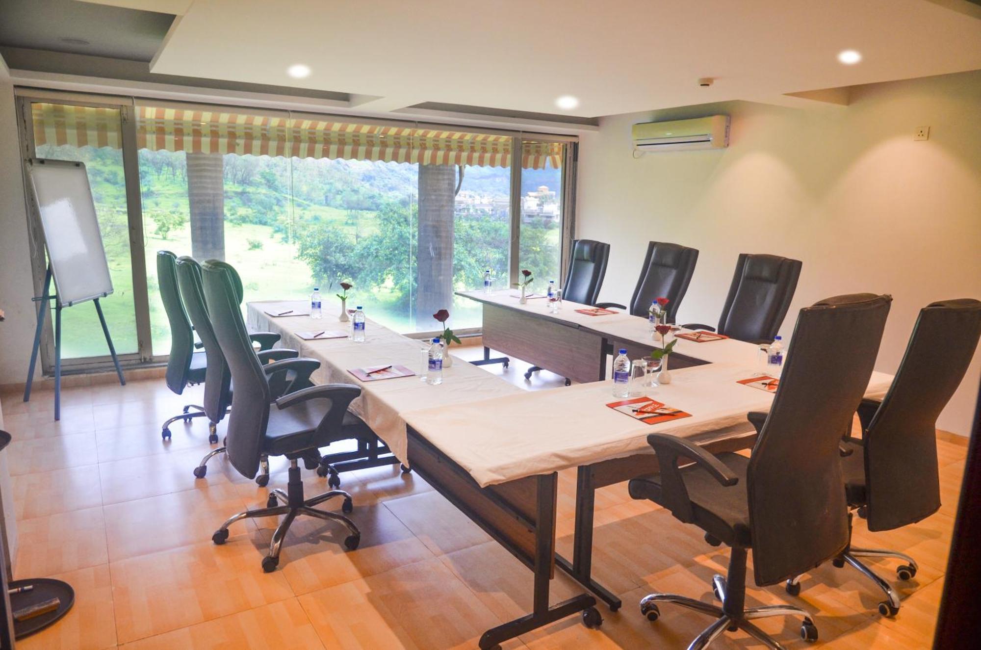 7 Apple Resort Lonavala Ngoại thất bức ảnh
